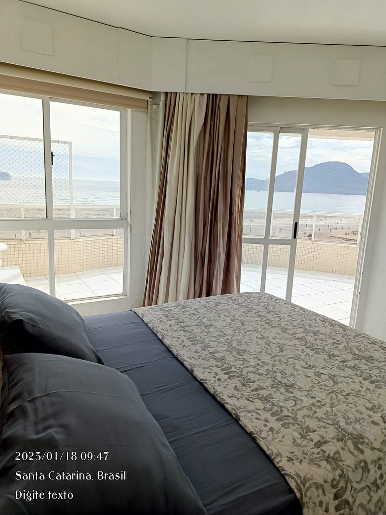 Apartamento Frente Mar na Av. Atlântica