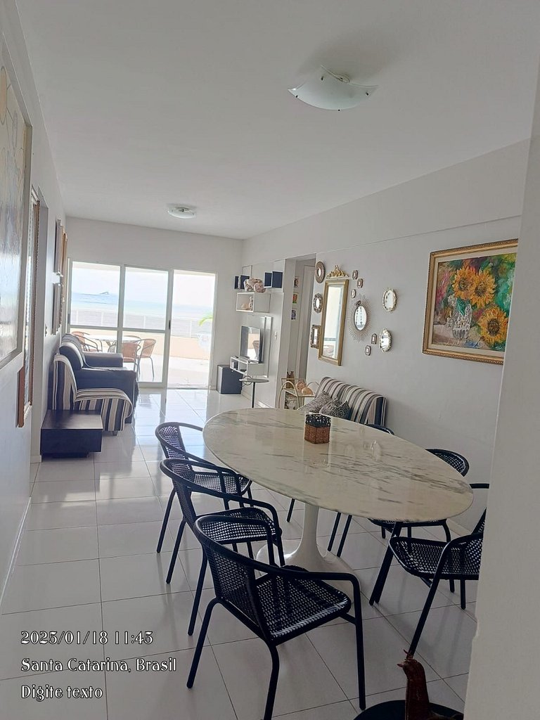 Apartamento Frente Mar na Av. Atlântica