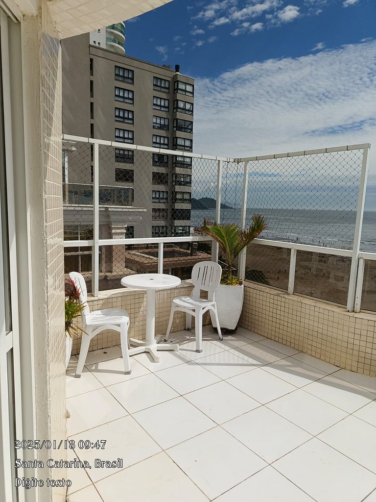 Apartamento Frente Mar na Av. Atlântica