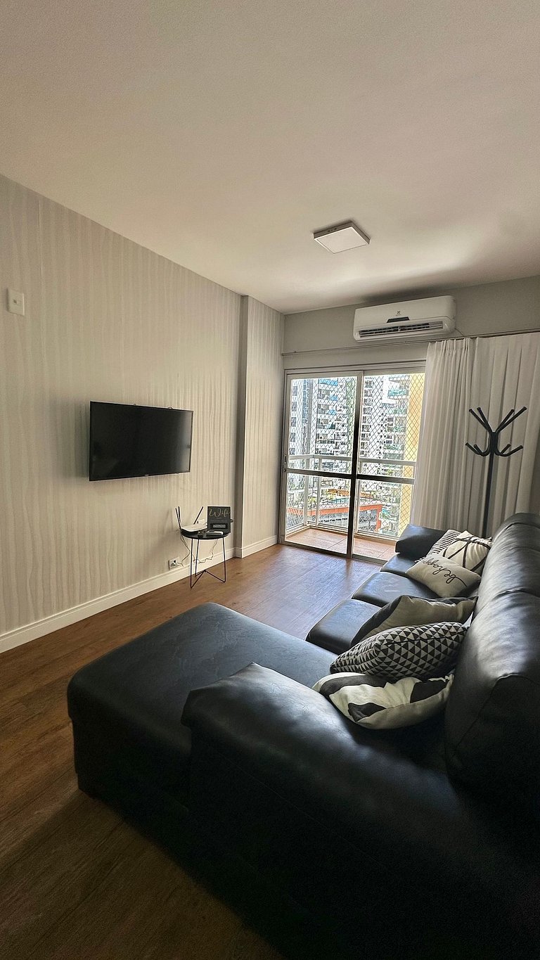 Lindo apartamento quadra mar